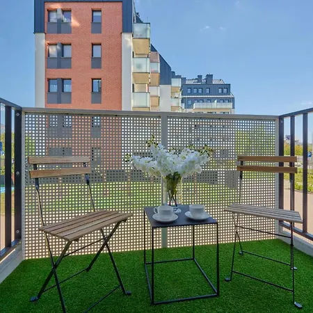 Comfy With Parking & Balcony By Renters Wroclaw