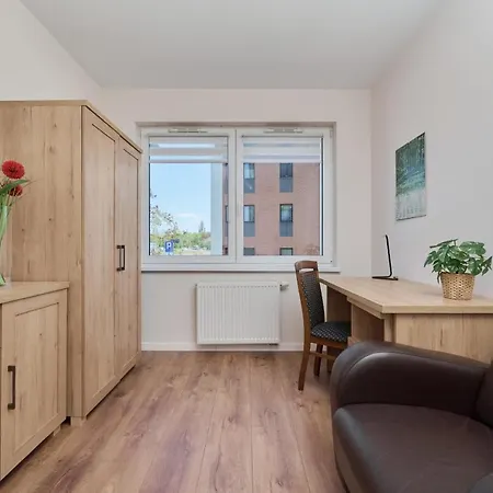 Apartment Comfy With Parking & Balcony By Renters