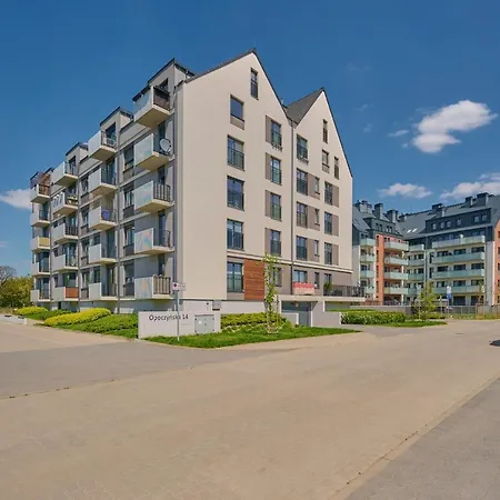 Апартаменти Comfy With Parking & Balcony By Renters Вроцлав